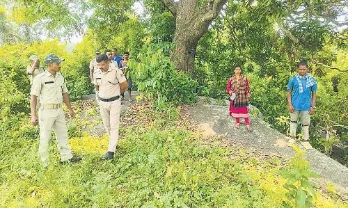Odisha में जादू-टोने की अफवाह पर 60 वर्षीय व्यक्ति की पीट-पीटकर हत्या Odisha में जादू-टोने की अफवाह पर 60 वर्षीय व्यक्ति की पीट-पीटकर हत्या