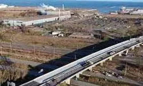 Kakinada के लोगों को परेशानी, ठेकेदार ने सड़क निर्माण कार्य रोका