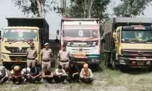 Pathankot पुलिस ने अवैध खनन पर शिकंजा कसा, 15 लोगों पर मामला दर्ज Pathankot पुलिस ने अवैध खनन पर शिकंजा कसा, 15 लोगों पर मामला दर्ज
