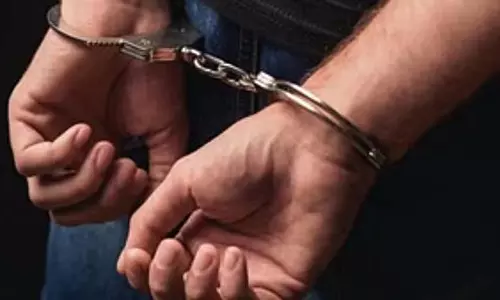 Kadaba : भाई पर पेट्रोल डालकर हत्या का प्रयास Kadaba : भाई पर पेट्रोल डालकर हत्या का प्रयास