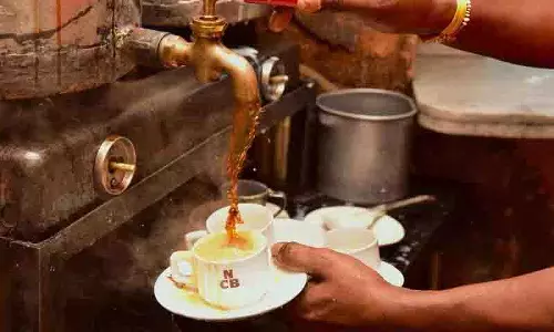 Hyderabad के ईरानी होटल चाय की विरासत को चिरकालिक स्वाद और परंपरा के साथ जीवित रखते