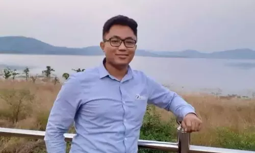 IAS अधिकारी धीमान चकमा को ओडिशा विजिलेंस ने 10 लाख की रिश्वत लेते गिरफ्तार किया IAS अधिकारी धीमान चकमा को ओडिशा विजिलेंस ने 10 लाख की रिश्वत लेते गिरफ्तार किया
