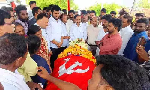 Adilabad में मारे गए माओवादी नेता अडेलु का अंतिम संस्कार किया गया