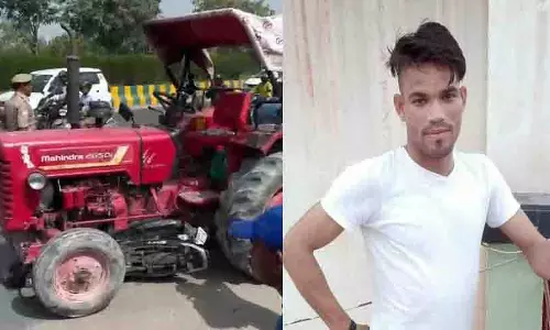 दर्दनाक सड़क हादसा: रेत से भरे ट्रैक्टर ने दो युवकों को कुचला, मौके पर ही मौत