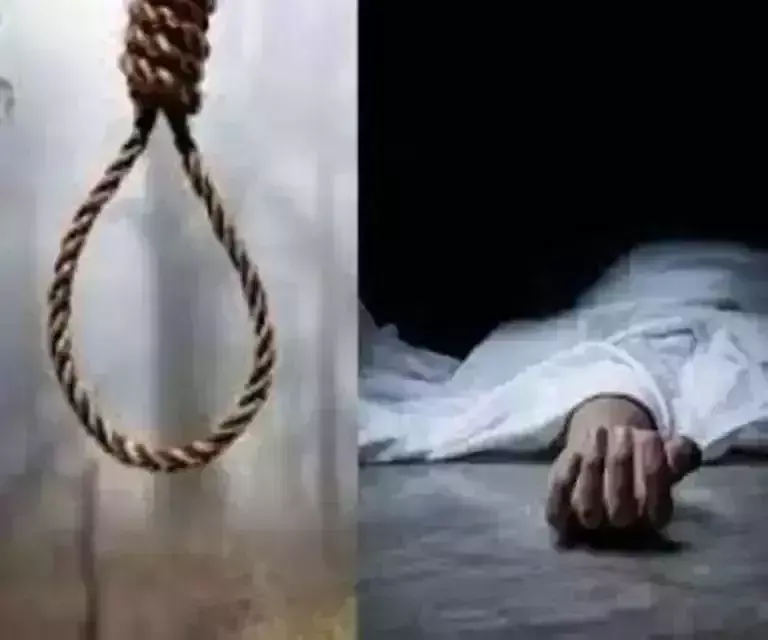 Kampi: संदिग्ध परिस्थितियों में युवक का शव पेड़ पर लटका मिला Kampi: संदिग्ध परिस्थितियों में युवक का शव पेड़ पर लटका मिला