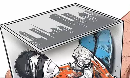 Chennai में नाबालिग कैदी पर हमला करने की कोशिश के आरोप में सरकारी आश्रय गृह का गार्ड गिरफ्तार Chennai में नाबालिग कैदी पर हमला करने की कोशिश के आरोप में सरकारी आश्रय गृह का गार्ड गिरफ्तार