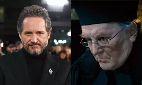 एचबीओ की हैरी पॉटर सीरीज में कॉर्नेलियस फज की भूमिका में Bertie Carvel एचबीओ की हैरी पॉटर सीरीज में कॉर्नेलियस फज की भूमिका में Bertie Carvel