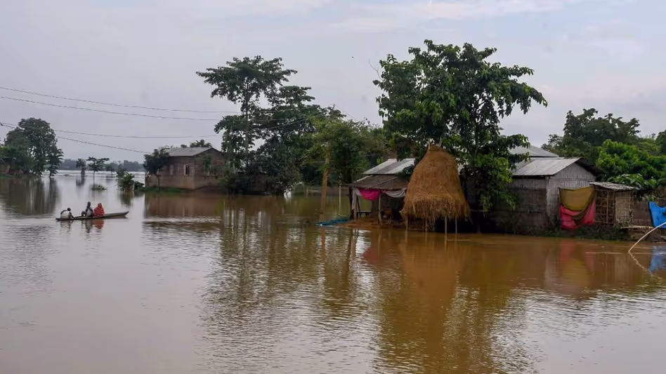 Assam बाढ़ मामूली राहत के बावजूद 3.37 लाख से अधिक लोग अभी भी प्रभावित Assam बाढ़ मामूली राहत के बावजूद 3.37 लाख से अधिक लोग अभी भी प्रभावित