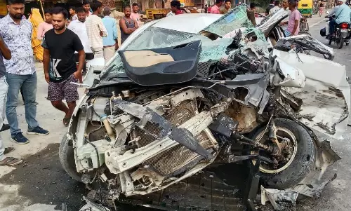 Shahjahanpur: ट्रक से भिड़ंत में डॉक्टर के परिवार के तीन सदस्यों की गई जान Shahjahanpur: ट्रक से भिड़ंत में डॉक्टर के परिवार के तीन सदस्यों की गई जान