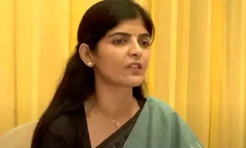गलत बोलना कोमिनेनी के लिए कोई नई बात नहीं: रायपति शैलजा गलत बोलना कोमिनेनी के लिए कोई नई बात नहीं: रायपति शैलजा