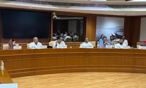 प्राक्कलन समिति की बैठक में प्राकृतिक गैस की आपूर्ति और वितरण पर हुई चर्चा