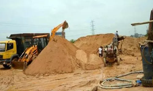Jharkhand में गहराएगा बालू संकट: 10 जून-15 अक्टूबर तक बालू खनन पर लगी रोक Jharkhand में गहराएगा बालू संकट: 10 जून-15 अक्टूबर तक बालू खनन पर लगी रोक