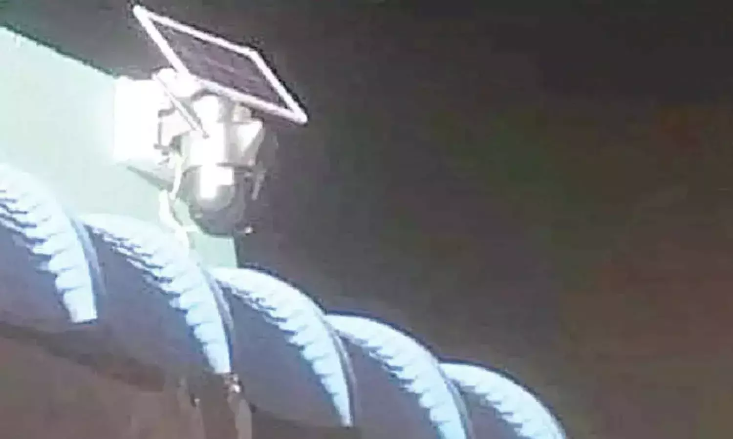 Andhra: इंदिरा प्रियदर्शिनी मार्केट में लगाए गए सोलर सीसी कैमरे