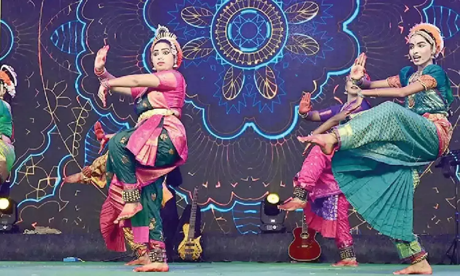Andhra: चार दिवसीय मसुला बीच महोत्सव का भव्य समापन