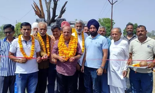 Jammu: मैनुअल ने रामुलू-चक सलारिया रोड के ब्लैकटॉपिंग कार्य का उद्घाटन किया