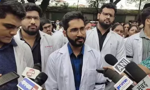 GOA: कांग्रेस ने विश्वजीत राणे को मंत्रिमंडल से तत्काल बर्खास्त करने की मांग की GOA: कांग्रेस ने विश्वजीत राणे को मंत्रिमंडल से तत्काल बर्खास्त करने की मांग की