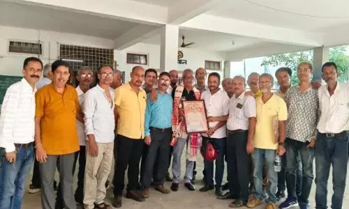 Assam: प्रसिद्ध फिल्म निर्माता परवेज़ अहमद को सम्मानित किया गया