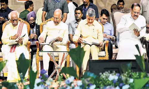 Politics व्यवसाय नहीं, बल्कि सेवा है: दत्तात्रेय Politics व्यवसाय नहीं, बल्कि सेवा है: दत्तात्रेय