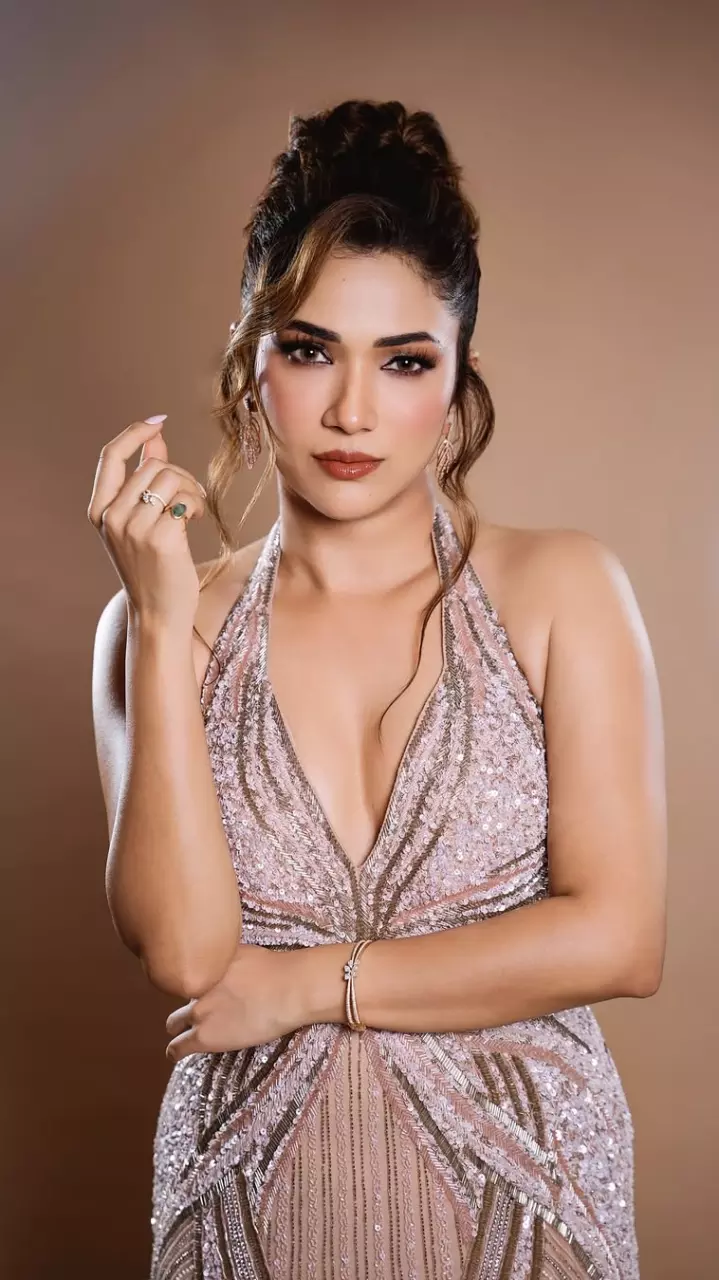 Ridhima Pandit के हॉट लुक पर फ़िदा हुए फैन्स