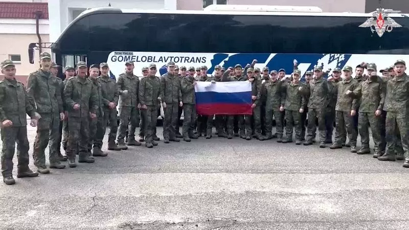 Russia ने यूक्रेन में बफर जोन बनाते हुए सबसे बड़ा हमला किया Russia ने यूक्रेन में बफर जोन बनाते हुए सबसे बड़ा हमला किया