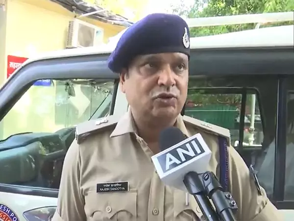 चार गिरफ्तार, ट्रांजिट रिमांड के बाद शिलांग ले जाया जाएगा: मेघालय हत्याकांड पर Police चार गिरफ्तार, ट्रांजिट रिमांड के बाद शिलांग ले जाया जाएगा: मेघालय हत्याकांड पर Police