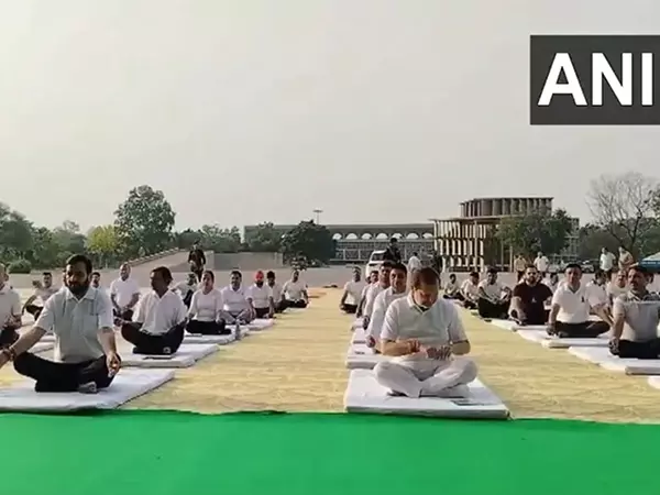 CM ने चंडीगढ़ में हरियाणा विधानसभा में योग उत्सव में भाग लिया CM ने चंडीगढ़ में हरियाणा विधानसभा में योग उत्सव में भाग लिया