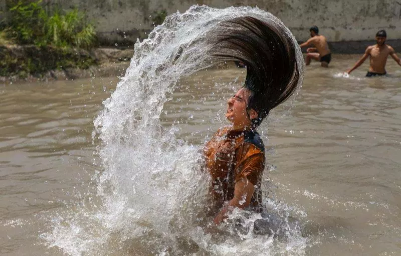 मौसम विभाग ने जारी की लू की चेतावनी, Jammu में 44.3 डिग्री सेल्सियस तापमान मौसम विभाग ने जारी की लू की चेतावनी, Jammu में 44.3 डिग्री सेल्सियस तापमान