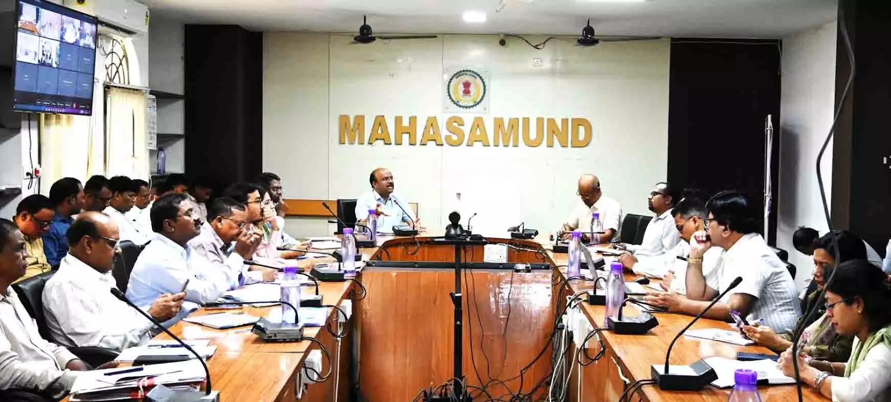 सीइओ एस आलोक ने की कई योजनाओं की प्रगति की समीक्षा सीइओ एस आलोक ने की कई योजनाओं की प्रगति की समीक्षा