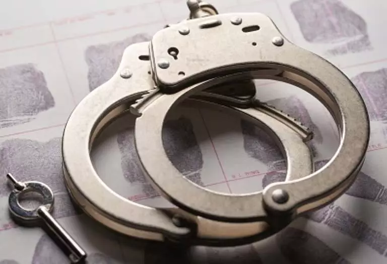 Odisha: कार खरीदार से 1.08 करोड़ रुपये की ठगी करने वाला व्यक्ति गिरफ्तार Odisha: कार खरीदार से 1.08 करोड़ रुपये की ठगी करने वाला व्यक्ति गिरफ्तार
