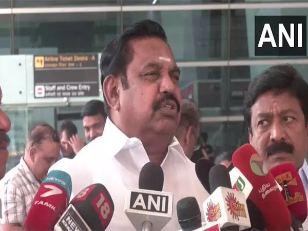 AIADMK के एडप्पाडी पलानीस्वामी ने 13 वर्षीय लड़की के यौन उत्पीड़न को लेकर DMK सरकार की आलोचना की AIADMK के एडप्पाडी पलानीस्वामी ने 13 वर्षीय लड़की के यौन उत्पीड़न को लेकर DMK सरकार की आलोचना की