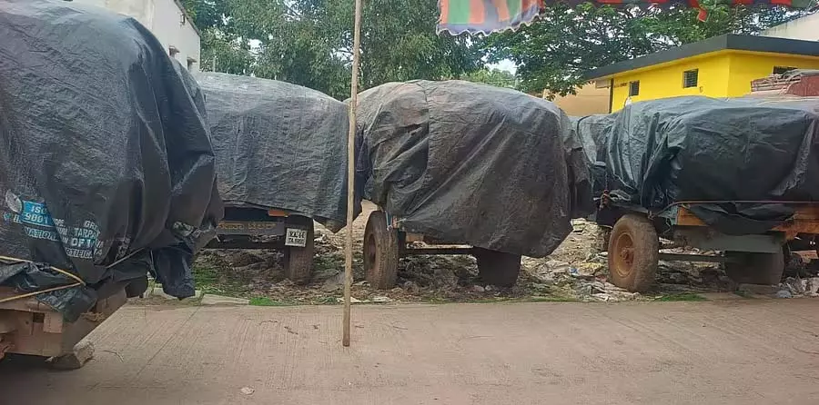 Turuvekere : बाजरा क्रय केंद्र पर बोरियों की कमी Turuvekere : बाजरा क्रय केंद्र पर बोरियों की कमी