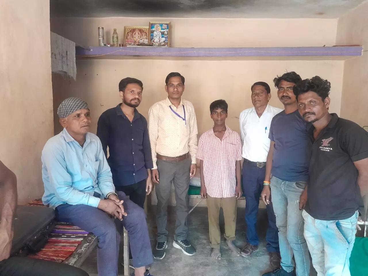 Dungarpur: चाइल्ड हेल्पलाइन ने राह भटके बालक एवं बालिका को दिया सहारा Dungarpur: चाइल्ड हेल्पलाइन ने राह भटके बालक एवं बालिका को दिया सहारा