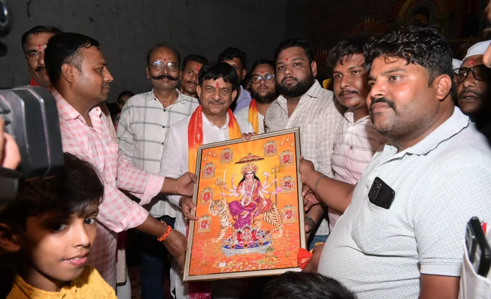 Muzaffarnagar: मंत्री कपिल देव मां भगवती के जागरण में श्रद्धालुओं के संग भजनों पर झूमे Muzaffarnagar: मंत्री कपिल देव मां भगवती के जागरण में श्रद्धालुओं के संग भजनों पर झूमे