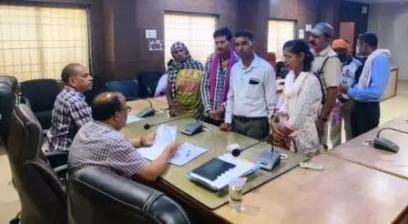 सीईओ अग्रवाल ने सुनी जनदर्शन में लोगों की समस्याएं, प्राप्त हुए 38 आवेदन सीईओ अग्रवाल ने सुनी जनदर्शन में लोगों की समस्याएं, प्राप्त हुए 38 आवेदन