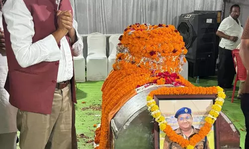 शहीद ASP आकाश राव गिरिपुंजे का आज होगा अंतिम संस्कार शहीद ASP आकाश राव गिरिपुंजे का आज होगा अंतिम संस्कार