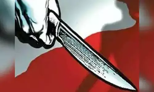 विवाहित महिला को प्रेमी ने चाकू घोंपा मार दिया, गिरफ्तार विवाहित महिला को प्रेमी ने चाकू घोंपा मार दिया, गिरफ्तार