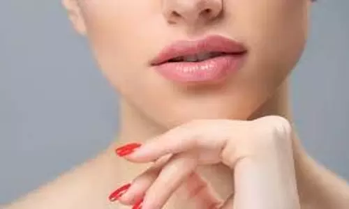 Beauty Tips: होठों को भी होती है स्क्रबिंग की जरूरत, तैयार करें स्क्रब,मिलेंगे गुलाबी होंठ Beauty Tips: होठों को भी होती है स्क्रबिंग की जरूरत, तैयार करें स्क्रब,मिलेंगे गुलाबी होंठ