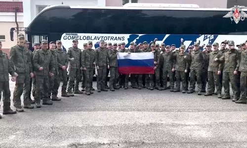Russia ने यूक्रेन में बफर जोन बनाते हुए सबसे बड़ा हमला किया Russia ने यूक्रेन में बफर जोन बनाते हुए सबसे बड़ा हमला किया