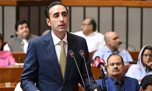 आतंकवाद पर जरदारी का निशाना: अमेरिका की वापसी को ठहराया जिम्मेदार