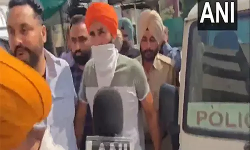 जासूसी के आरोपी YouTuber जसबीर सिंह को 14 दिन की न्यायिक हिरासत में भेजा गया जासूसी के आरोपी YouTuber जसबीर सिंह को 14 दिन की न्यायिक हिरासत में भेजा गया