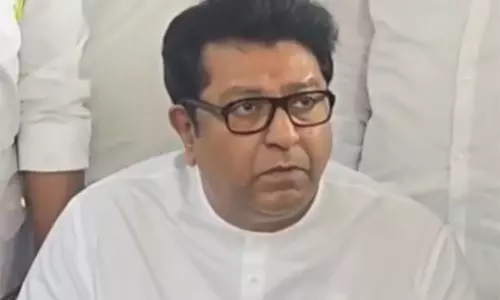 MNS प्रमुख ने मुंबई ट्रेन दुर्घटना में हुई मौतों को लेकर राज्य सरकार पर निशाना साधा