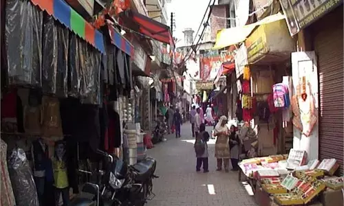 Jammu-Kashmir: युद्ध के बाद ठप पड़ा कारोबार, व्यापारियों ने सरकार से लगाई गुहार