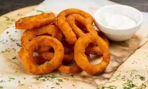 Potato Ring Recipe: फटाफट बनाएं चटपटे आलू रिंग्स