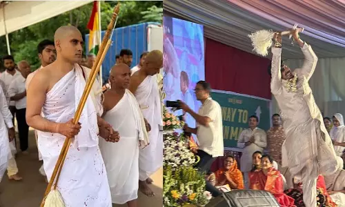 अमेरिका स्थित प्रौद्योगिकी विशेषज्ञ ऋषि जावेरी सांसारिक जीवन त्यागकर ठाणे में जैन भिक्षु बन गए