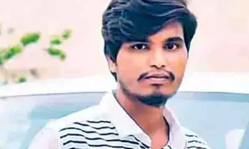 चलती ट्रेन में चढ़ने की कोशिश के दौरान मौत, हनीमून मनाने निकला था कपल