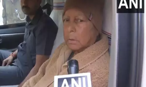 राजद प्रमुख लालू प्रसाद यादव ने की CM नीतीश कुमार की आलोचना राजद प्रमुख लालू प्रसाद यादव ने की CM नीतीश कुमार की आलोचना