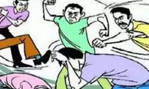Jalandhar : सरेआम गुंडागर्दी, हथियारबंद युवकों ने सैलून पर किया हमला