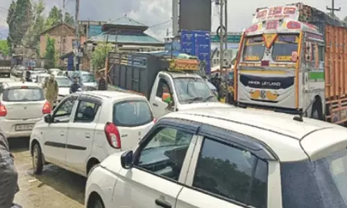 शोपियां में भीषण ट्रैफिक जाम से मरीज फंसे