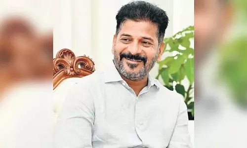 CM रेवंत की दिल्ली में मौजूदगी से विभागों में फेरबदल की चर्चा तेज CM रेवंत की दिल्ली में मौजूदगी से विभागों में फेरबदल की चर्चा तेज