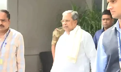 कर्नाटक मुख्यमंत्री और शिवकुमार Delhi पहुंचे, कांग्रेस नेतृत्व से मुलाकात की संभावना कर्नाटक मुख्यमंत्री और शिवकुमार Delhi पहुंचे, कांग्रेस नेतृत्व से मुलाकात की संभावना